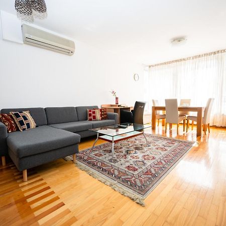 Modern 2Bdr Apartment In The Center- Free Parking サラエヴォ エクステリア 写真