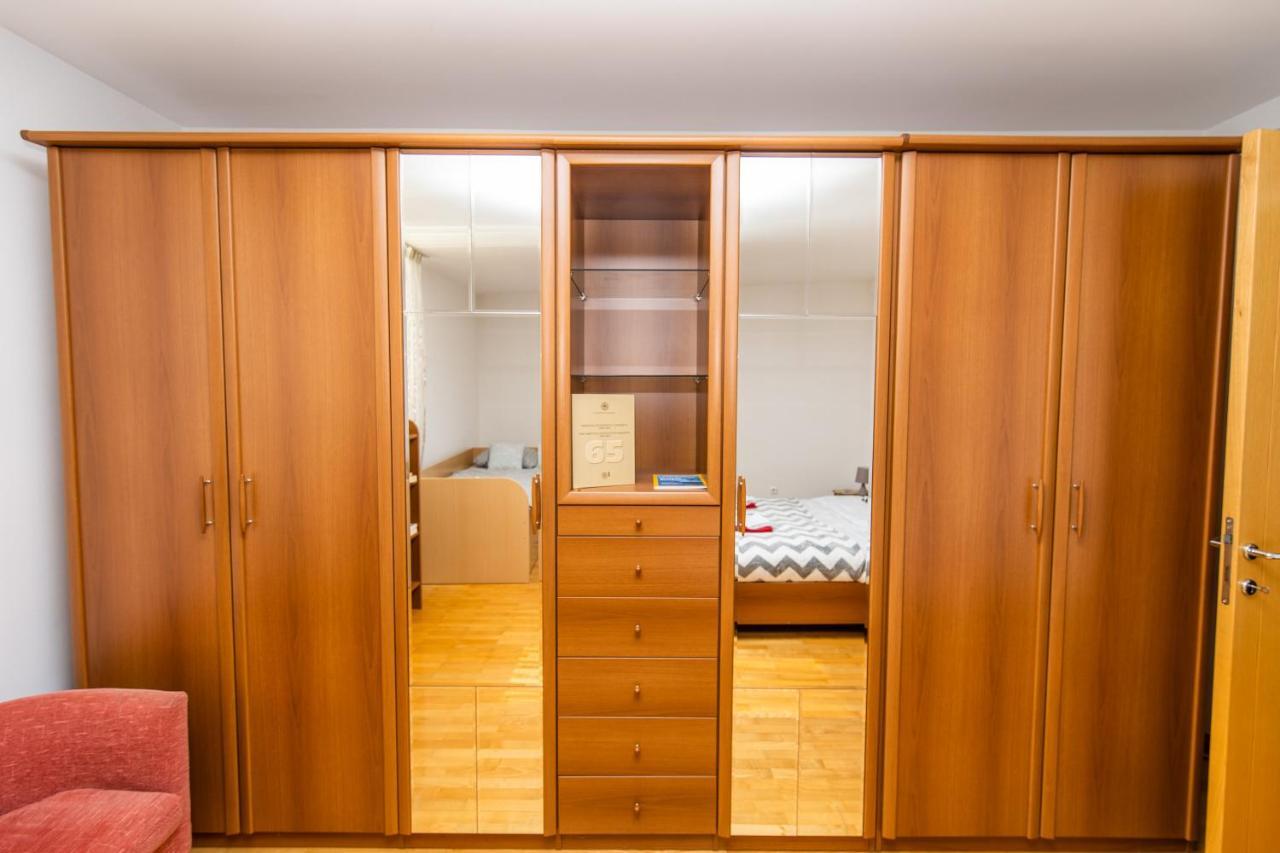 Modern 2Bdr Apartment In The Center- Free Parking サラエヴォ エクステリア 写真