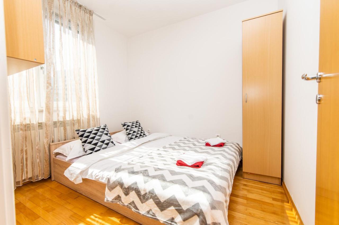 Modern 2Bdr Apartment In The Center- Free Parking サラエヴォ エクステリア 写真