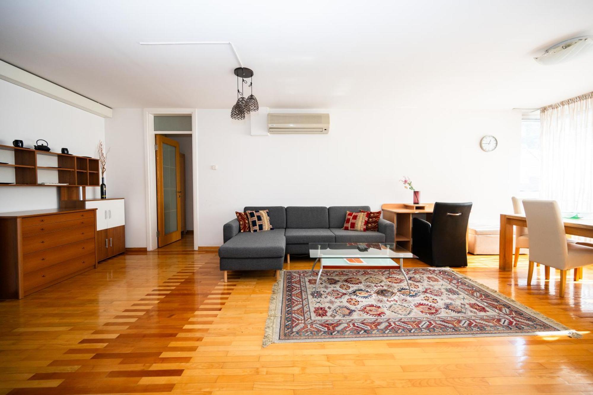Modern 2Bdr Apartment In The Center- Free Parking サラエヴォ エクステリア 写真