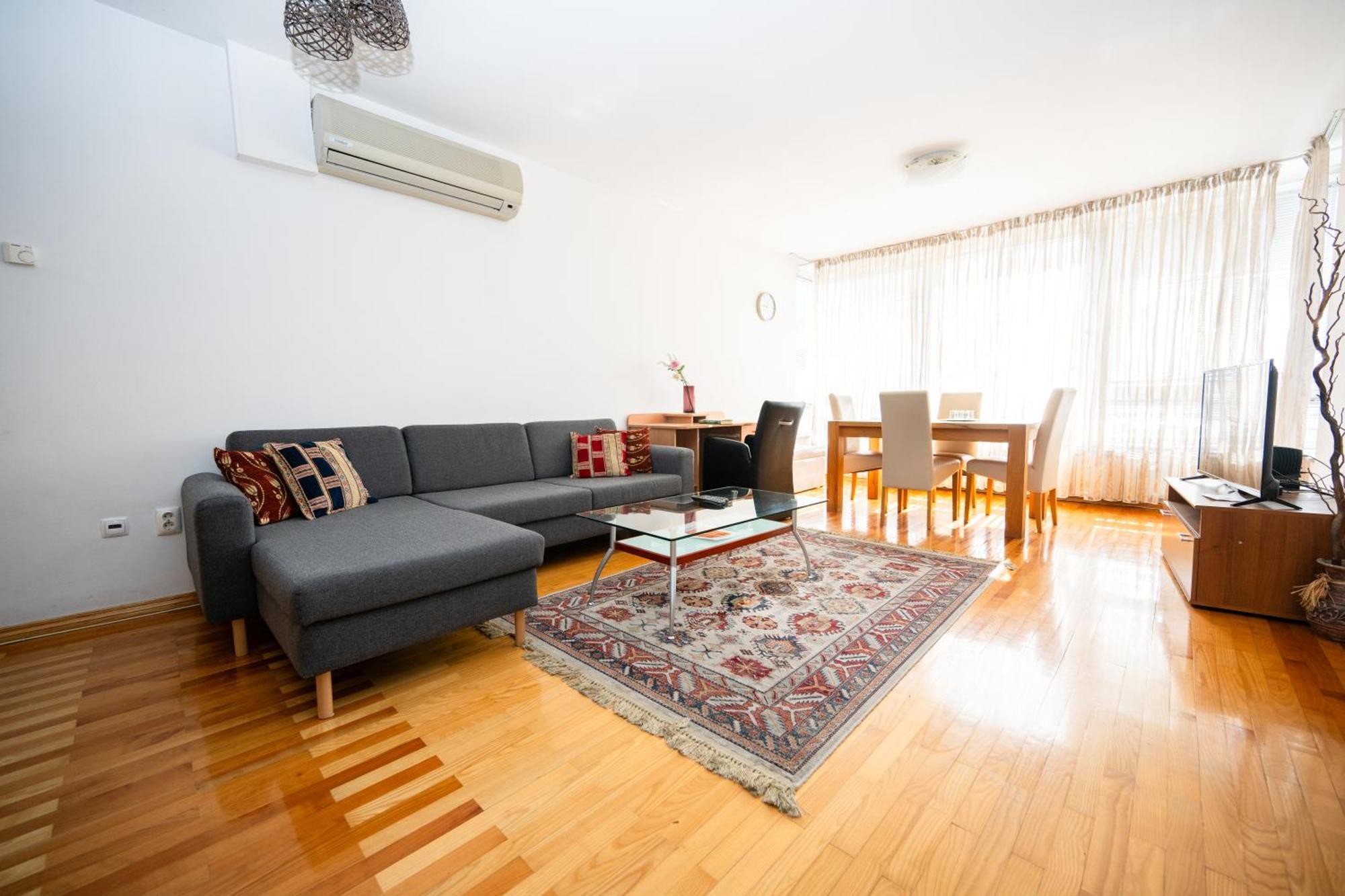 Modern 2Bdr Apartment In The Center- Free Parking サラエヴォ エクステリア 写真