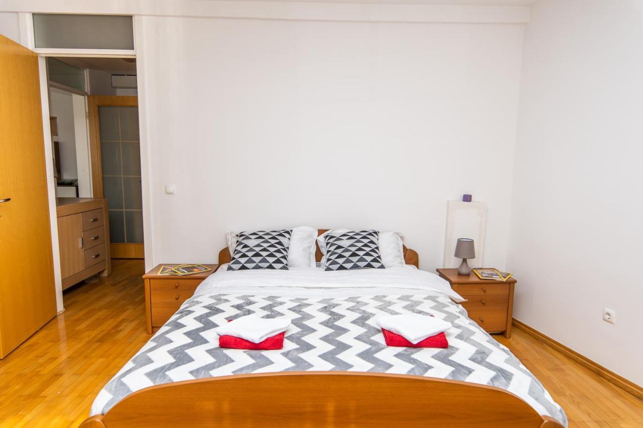 Modern 2Bdr Apartment In The Center- Free Parking サラエヴォ エクステリア 写真