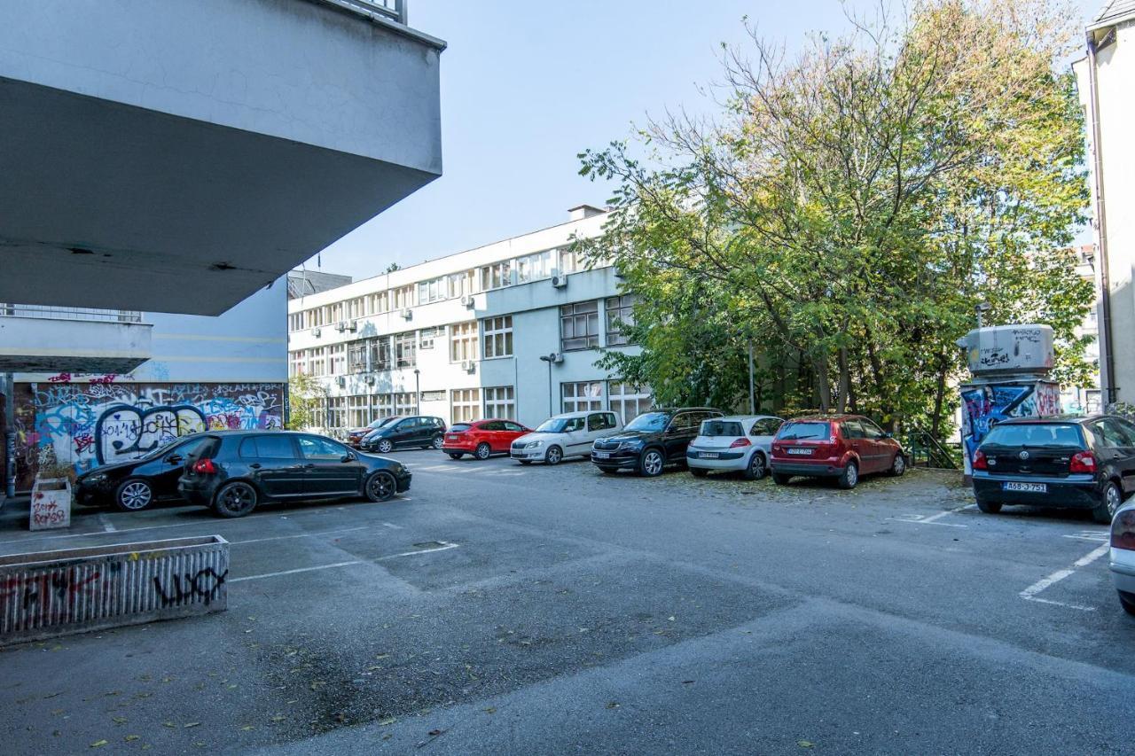 Modern 2Bdr Apartment In The Center- Free Parking サラエヴォ エクステリア 写真