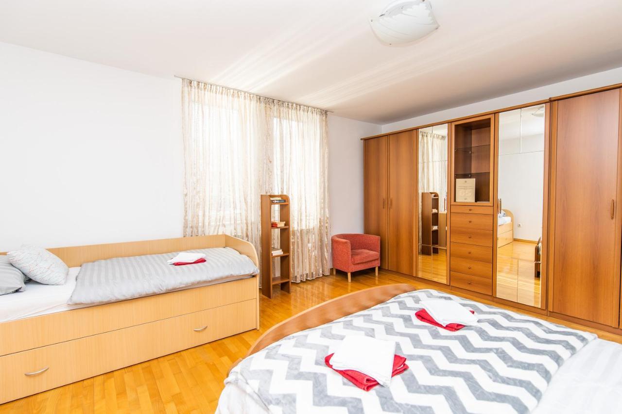 Modern 2Bdr Apartment In The Center- Free Parking サラエヴォ エクステリア 写真